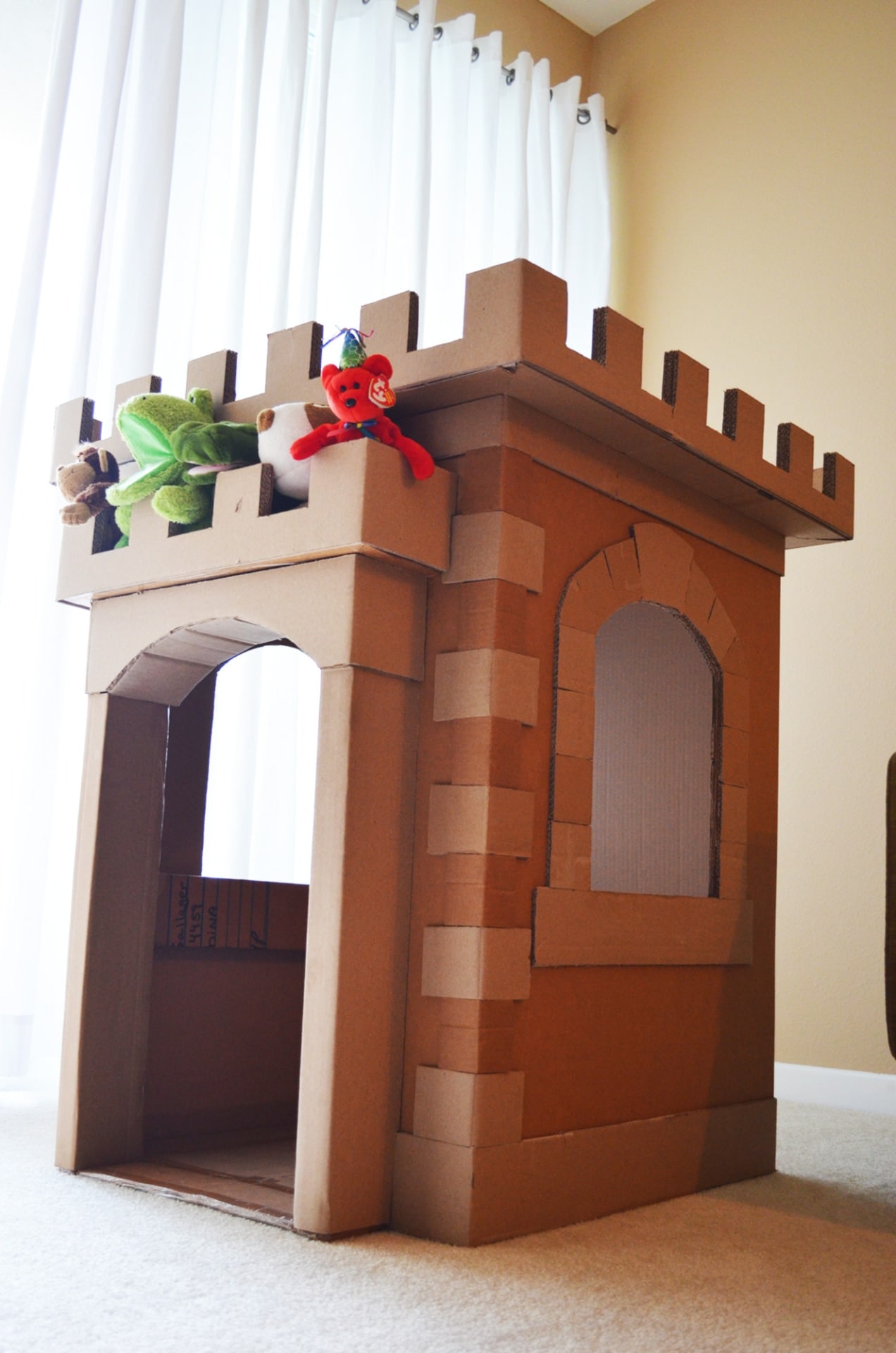 Cardboard Castle Construction Fun | Brandon Tran